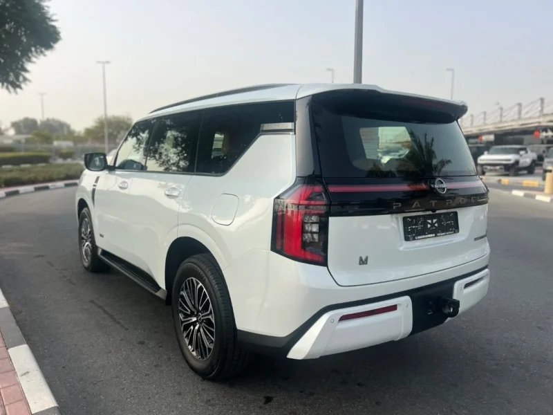 2025 NISSAN PATROL LE TITANIUM+ 3.5L V6 Twin Turbo White Red SUV GCC