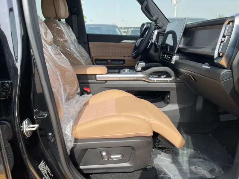 2025 JETOUR T2 TRAVEL PLUS 2.0 Litres 4 Cylinder Petrol Engine Black Tan SUV