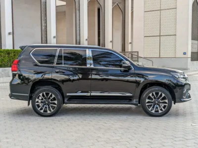 2019 TOYOTA PRADO GCC Specs V4 Petrol Engine 2.7 Litres Black Brown SUV