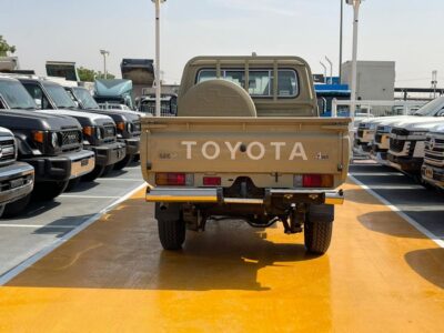 2025 Toyota LAND CRUISER SC AT PETROL 4.0L V6 Petrol Engine DIFF Beige Brown Pick UP
