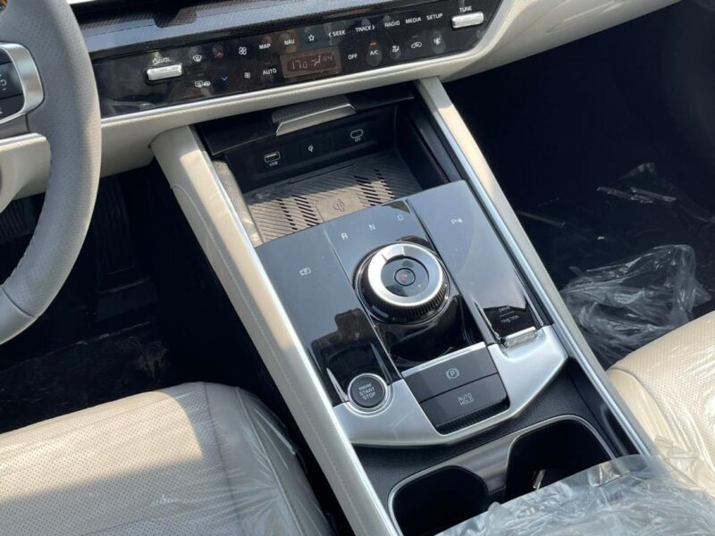 2025 Kia Sportage L TX 1.5 Litres Turbo 4 Cylinders Petrol Engine Grey White SUV