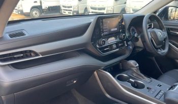 2021 Toyota Kluger GXL 2.5-litre 4-cylinder Petrol-Electric Hybrid Engine Blue Black SUV