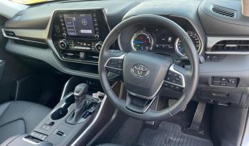 2021 Toyota Kluger GXL 2.5-litre 4-cylinder Petrol-Electric Hybrid Engine Blue Black SUV