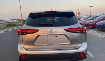 2021 Toyota Kluger GXL 2.5-litre 4-cylinder Petrol-Electric Hybrid Engine Silver Black SUV