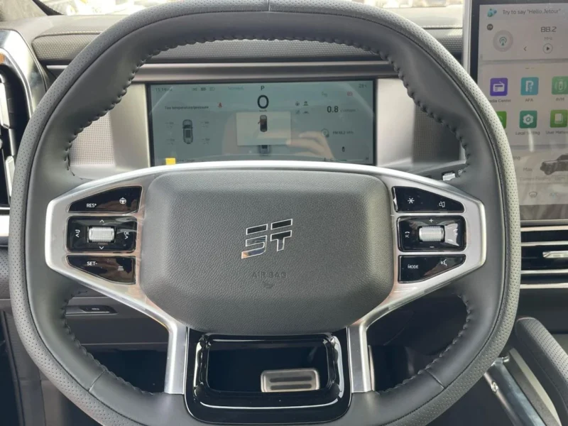 2025 JETOUR T2 TRAVEL PLUS 2.0 Litres 4 Cylinder Petrol Engine Black Tan SUV