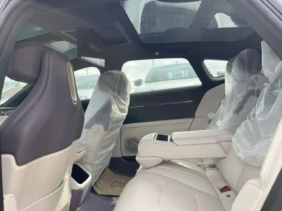 2025 AVATR 12 ULTRA 1.5 Litres 4 Cylinders HYBRID Engine White Sedan RWD