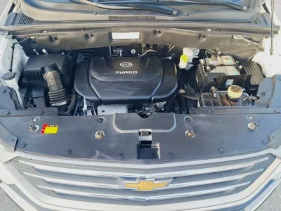 2022 Chevrolet Captiva Other 4 Cylinder Petrol Engine White Grey SUV GCC