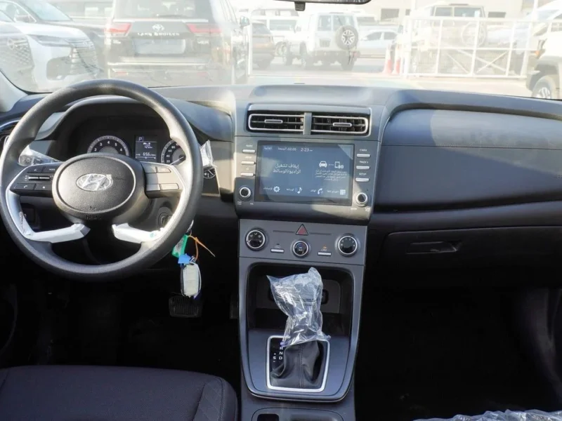 2023 Hyundai Creta 4 Cylinders Petrol Engine White Black SUV GCC Specs