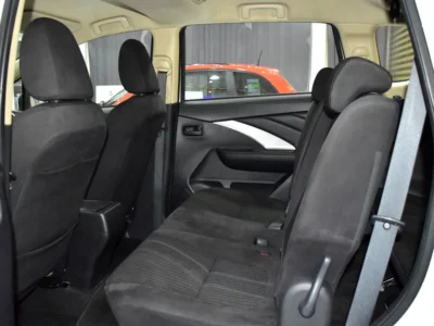 2022 Mitsubishi Xpander Medium line 4 Cylinder Petrol Engine White Black Crossover