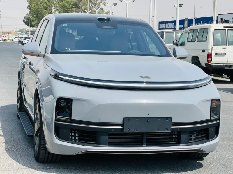 2025 LI AUTO L9 ULTRA 1.5 Litres 4 Cylinder Hybrid Engine Silver Beige SUV