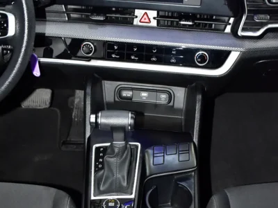 2023 Kia Sportage Mid 4 Cylinder Petrol Engine Silver Black SUV GCC Specs