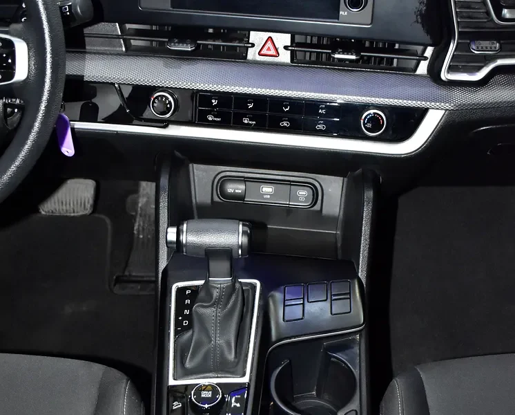 2023 Kia Sportage Mid 4 Cylinder Petrol Engine Silver Black SUV GCC Specs