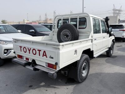 2025 Toyota Landcruiser Pickup 2.8L 4-Cylinder Turbo Diesel MT GCC White Beige SUV