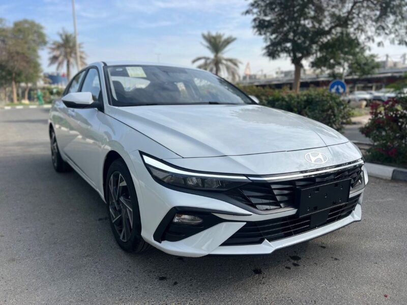 2025 Hyundai Elantra 1.5 CVT 4 Cylinders Petrol Engine White Black Sedan FWD