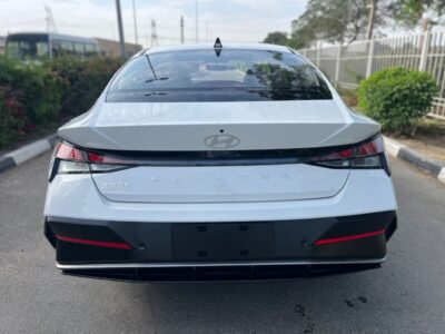 2025 Hyundai Elantra 1.5 CVT 4 Cylinders Petrol Engine White Black Sedan FWD