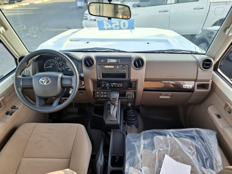 2025 Toyota LC Hardtop 3 Door 4.0L V6 AT Petrol No Diff Lock White Beige SUV