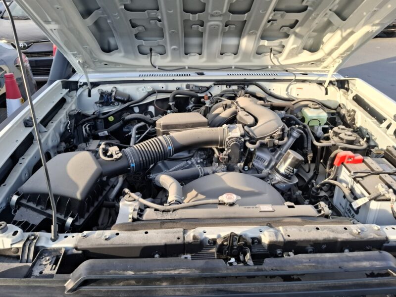 2025 Toyota LC Hardtop 3 Door 4.0L V6 AT Petrol No Diff Lock White Beige SUV