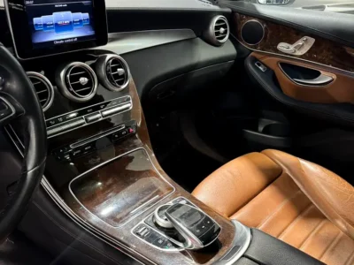 2018 Mercedes-Benz GLC GLC 250 4MATIC 4 Cylinders Engine White Brown Crossover