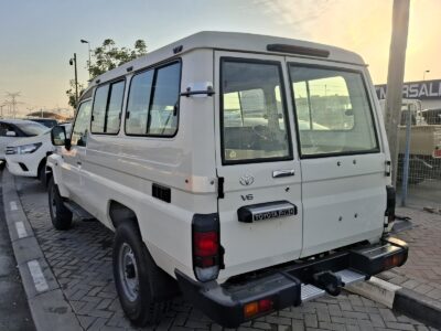 2025 Toyota LC Hardtop 3 Door 4.0L V6 AT Petrol No Diff Lock White Beige SUV