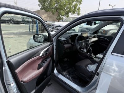 2026 Toyota Urban Cruiser 1.5L 4 Cylinder Petrol With Panoramic Silver Red SUV