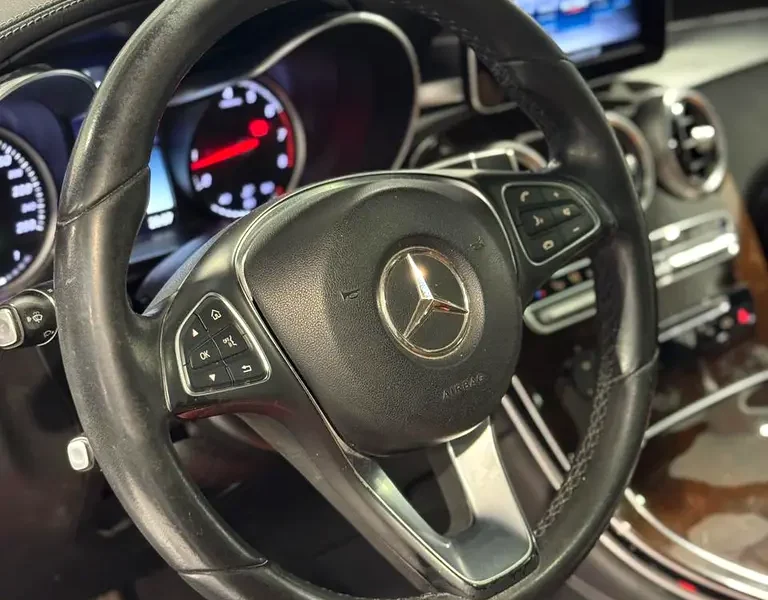 2018 Mercedes-Benz GLC GLC 250 4MATIC 4 Cylinders Engine White Brown Crossover