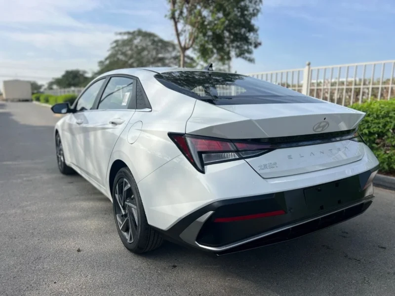2025 Hyundai Elantra 1.5 CVT 4 Cylinders Petrol Engine White Black Sedan FWD
