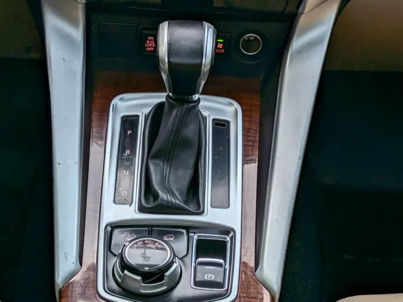 2016 Mitsubishi Montero Sport GLS 4WD Top Line 6 Cylinders Engine White Beige SUV