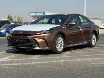 2025 Toyota Camry 2.5L 4 Cylinder Engine LE FWD PETROL Bronze Beige Sedan