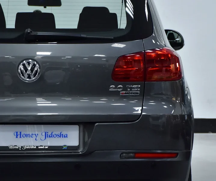 2016 Volkswagen Tiguan SE 4 Cylinders Engine Grey Black Crossover GCC