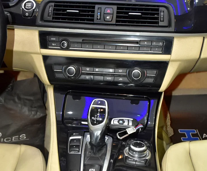 2012 BMW 5-Series 520i 4 Cylinder Petrol Engine White Beige Sedan GCC