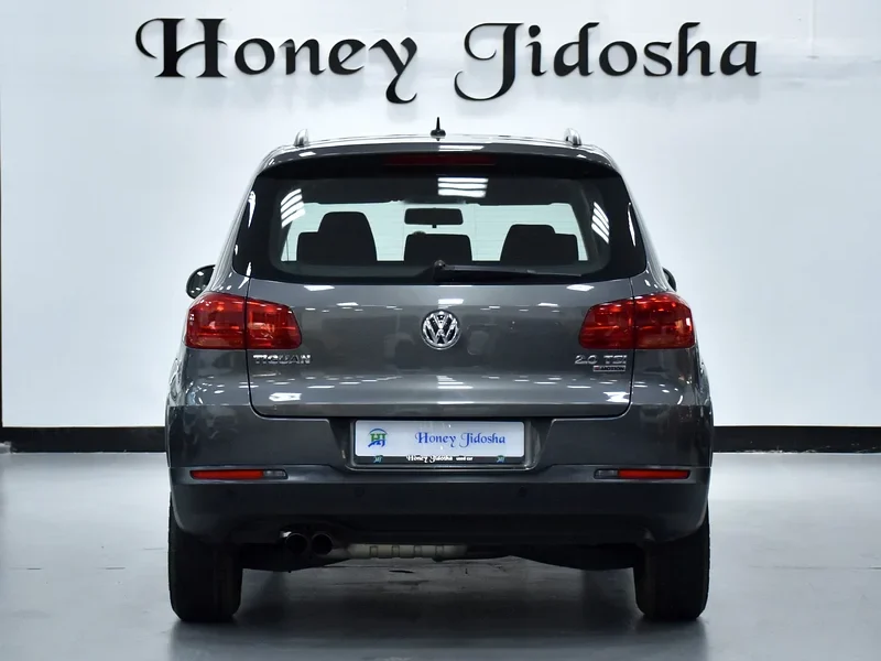 2016 Volkswagen Tiguan SE 4 Cylinders Engine Grey Black Crossover GCC