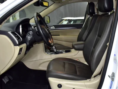 2020 Jeep Grand Cherokee Laredo 6 Cylinders Engine White Brown SUV GCC Specs