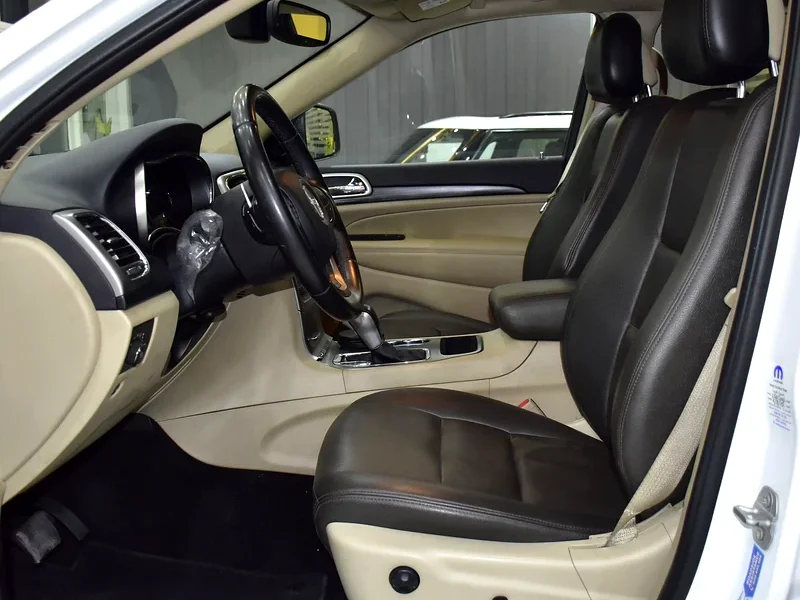 2020 Jeep Grand Cherokee Laredo 6 Cylinders Engine White Brown SUV GCC Specs