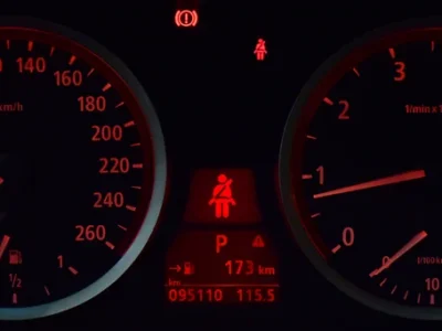 2005 BMW 5-Series 520i 6 Cylinders Petrol Engine Blue Beige Sedan GCC Specs