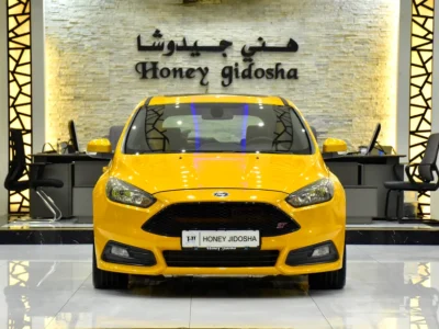 2016 Ford Focus ST 4 Cylinder Petrol Engine Yellow Black Hatchback GCC