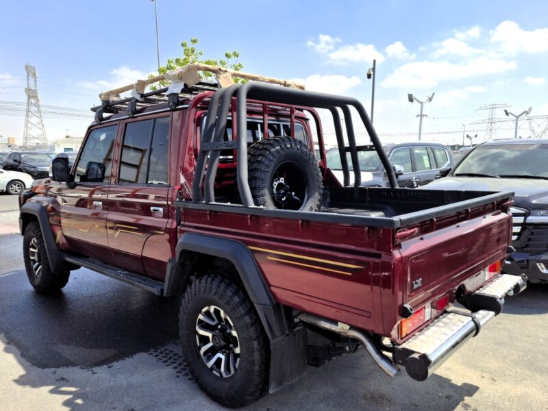 2025 Toyota LC Pickup DC AT 2.8L 4-cylinder Turbo Diesel Diff Lock Red Tan