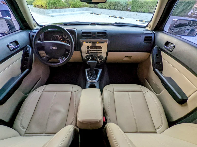 2007 Hummer H3 Other 5 Cylinder Petrol Engine Black Beige SUV GCC Specs