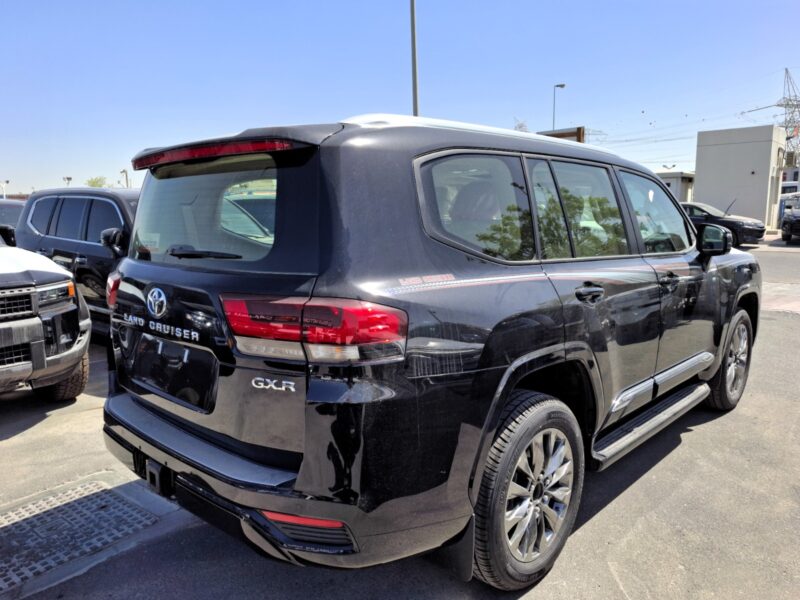 2024 Toyota Land Cruiser GXR 3.3L V6 Twin-Turbo Black Beige SUV Petrol