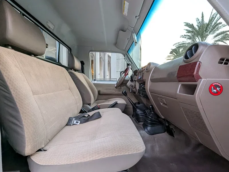 2018 Toyota Land Cruiser 79 series Other DIESEL V8 Engine 4.5 Litres Silver Beige Pickup