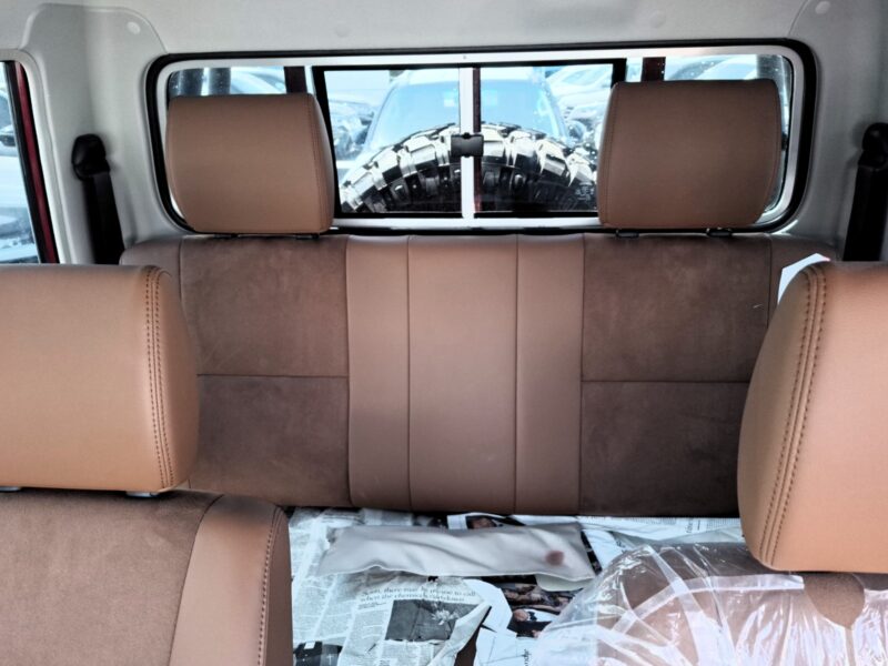 2025 Toyota LC Pickup DC AT 2.8L 4-cylinder Turbo Diesel Diff Lock Red Tan