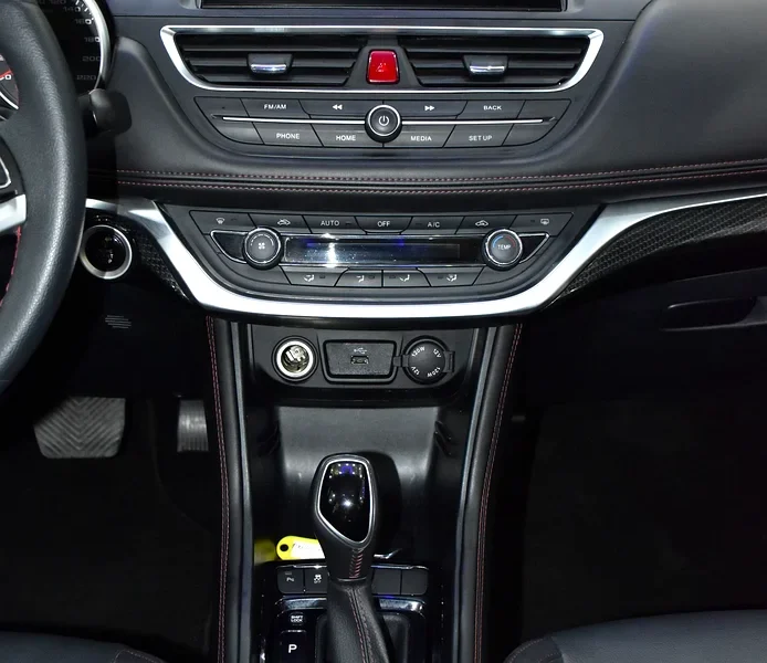 2023 JAC S3 Luxury 4 Cylinders Petrol Engine White Black Crossover GCC