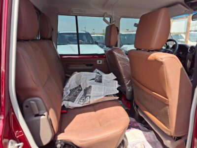 2025 Toyota LC Pickup DC AT 2.8L 4-cylinder Turbo Diesel Diff Lock Red Tan