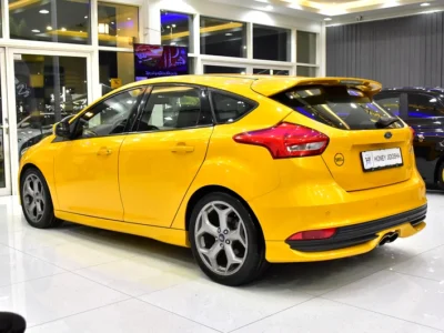2016 Ford Focus ST 4 Cylinder Petrol Engine Yellow Black Hatchback GCC