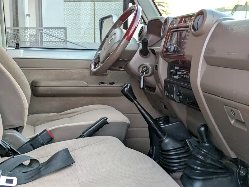 2018 Toyota Land Cruiser 79 series Other DIESEL V8 Engine 4.5 Litres Silver Beige Pickup