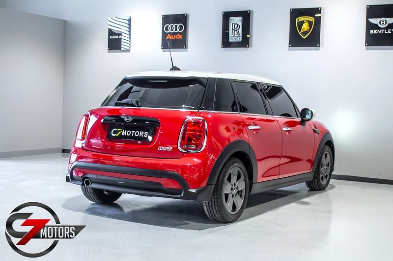 2023 MINI Cooper Cooper 4 Cylinder Petrol Engine Red Black Sedan CLEAN TITLE