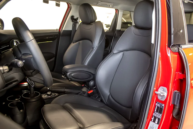 2023 MINI Cooper Cooper 4 Cylinder Petrol Engine Red Black Sedan CLEAN TITLE