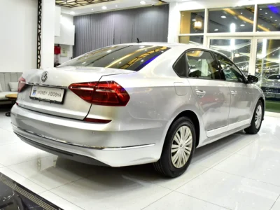 2017 Volkswagen Passat Comfortline 5 Cylinder Petrol Engine Silver Black Sedan GCC