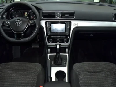 2017 Volkswagen Passat Comfortline 5 Cylinder Petrol Engine Silver Black Sedan GCC