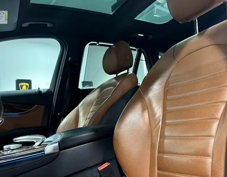 2018 Mercedes-Benz GLC GLC 250 4MATIC 4 Cylinders Engine White Brown Crossover