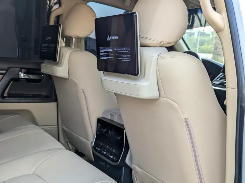 2016 TOYOTA LAND CRUISER FACELIFTED 2025 GCC Specs V6 4.0L White Beige SUV